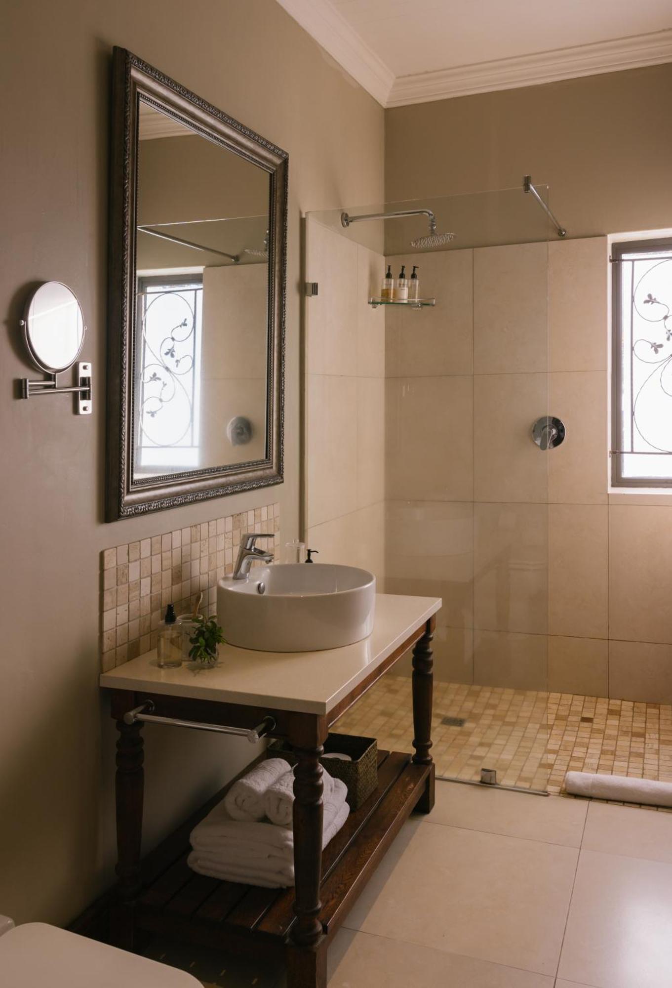 Under Oaks Guesthouse พาร์ล ภายนอก รูปภาพ